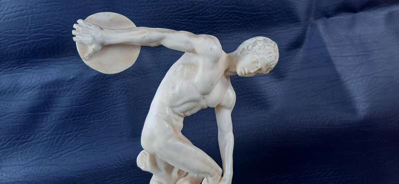 STRENGTH IN STILLNESS  DISCOBOLO BY A. SANTINI (ITALY, 20 CM)