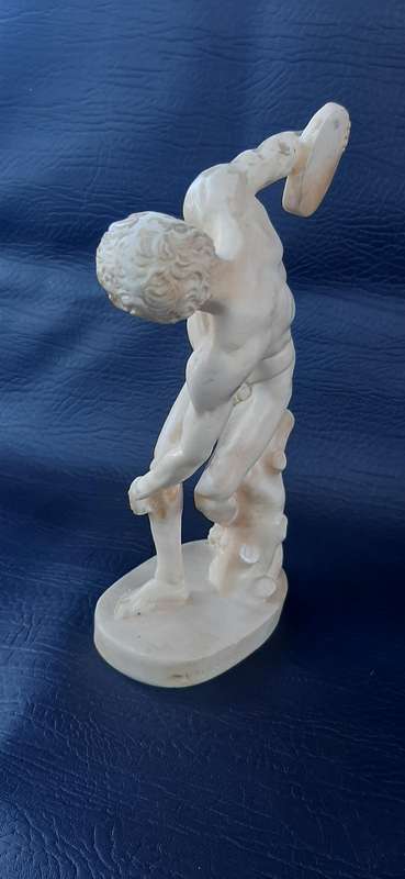 STRENGTH IN STILLNESS  DISCOBOLO BY A. SANTINI (ITALY, 20 CM)