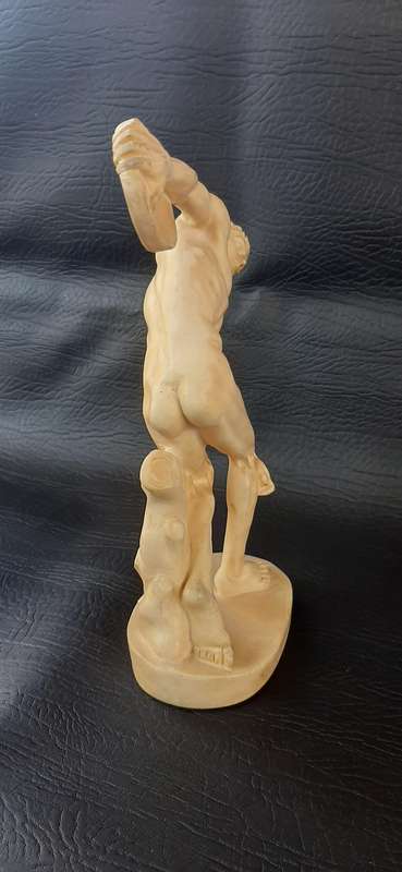 STRENGTH IN STILLNESS  DISCOBOLO BY A. SANTINI (ITALY, 20 CM)