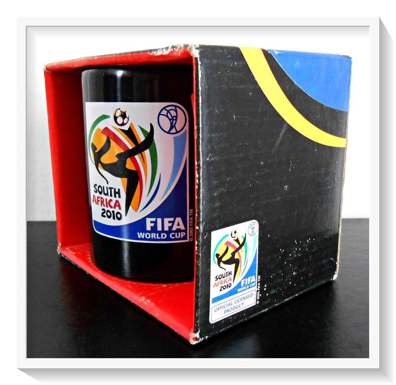 An original 2010 FIFA WORLD CUP Soccer Mug Like New UNUSED Collectable *