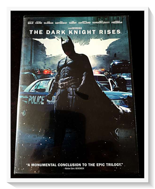 BATMAN TRILOGY The Dark Knight Rises - Casing and Disc in Excellent Condition