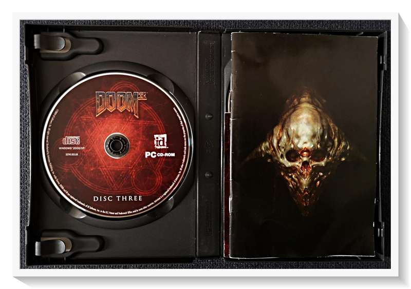 DOOM III - Classic Retro PC Game - 3X Discs and Booklets plus Game Key - Excellent Condition in Box
