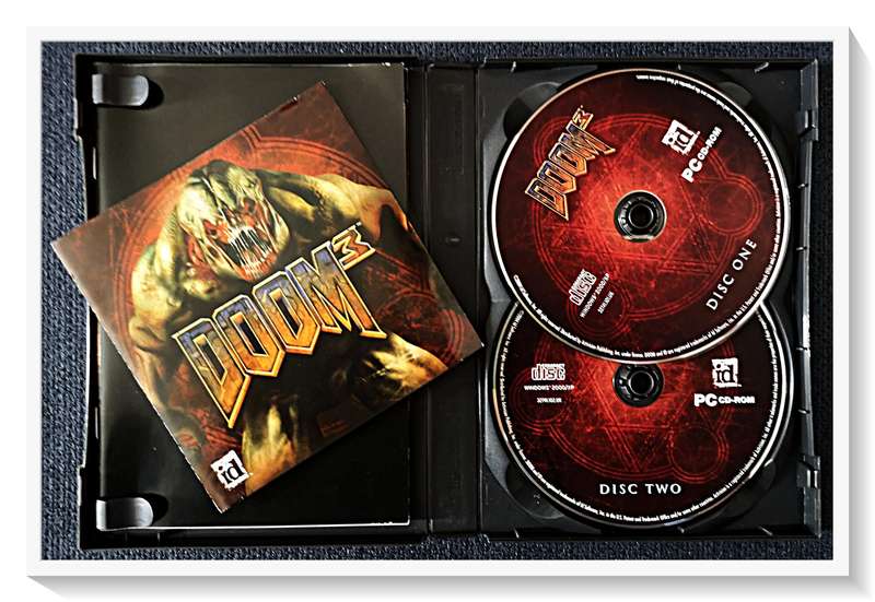 DOOM III - Classic Retro PC Game - 3X Discs and Booklets plus Game Key - Excellent Condition in Box