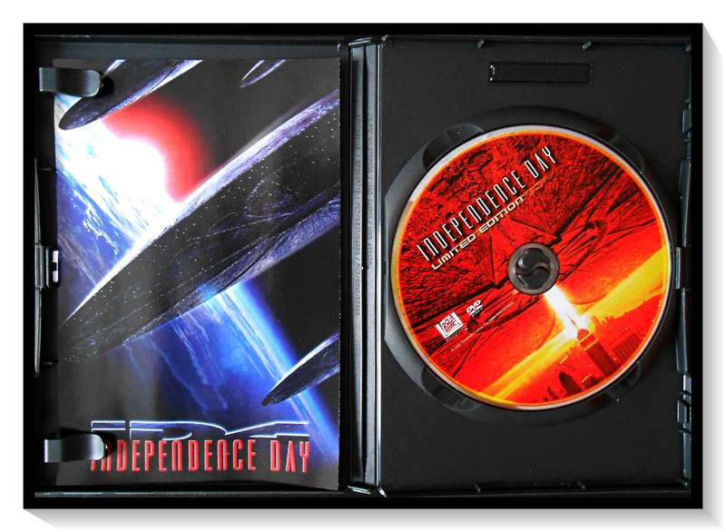 Independence Day - LIMITED EDITION - Bonus Features - DVD Disc & Casing Cover in A+ Condition.