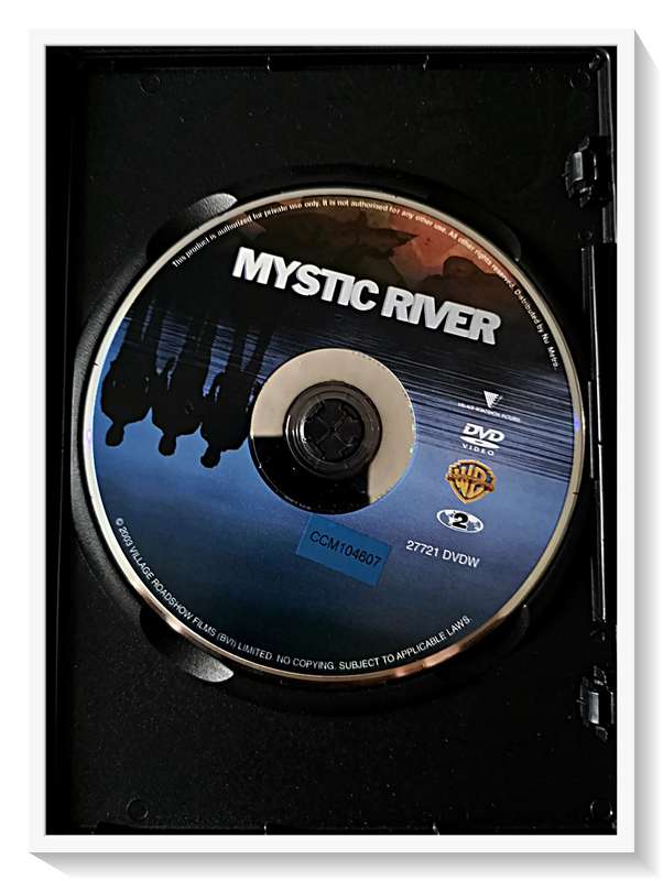 MYSTIC RIVER Staring Sean Penn - Kevin Bacon and Tim Robbins - In Excellent Condition