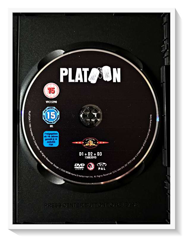 Oliver Stone's PLATOON - An Excellent Oscar Winning Film in Excellent Condition