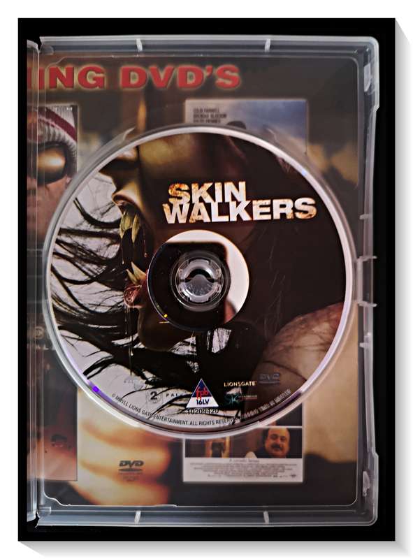 Skinwalkers - Genre: Horror - 2-16V - Disc + Cover + Casing in Excellent Condition