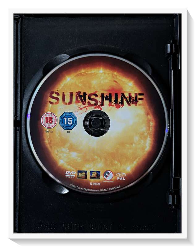Sunshine DVD SciFi Horror - Cover and Disc in Very Good Condition ***