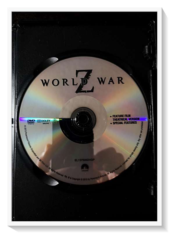 World War Z Starring Brad Pitt - DVD PG2-16VLP - Casing and Disc in Excellent Condition