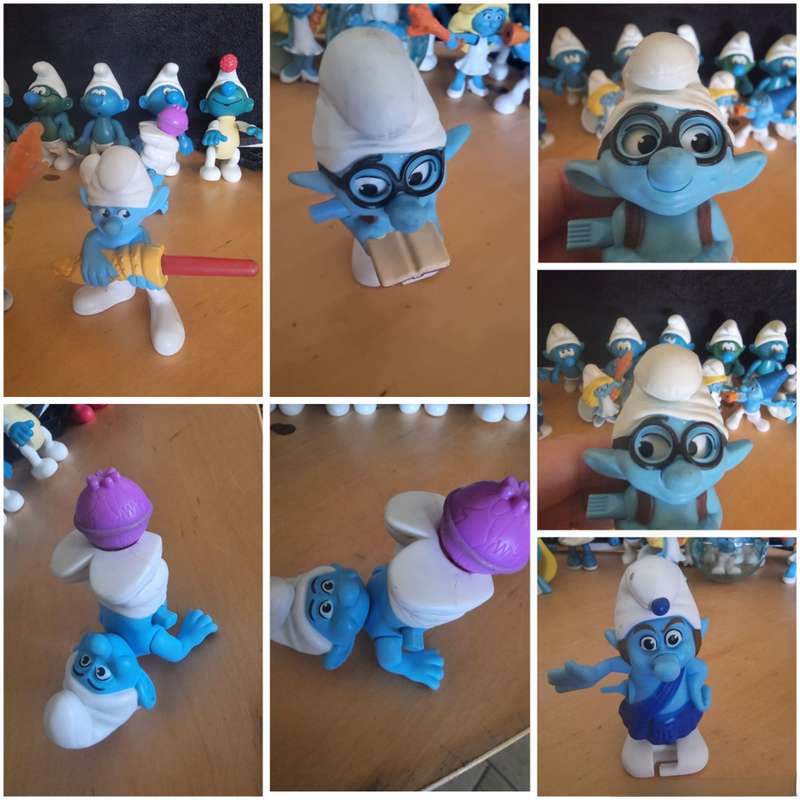 Lots of Smurfs
