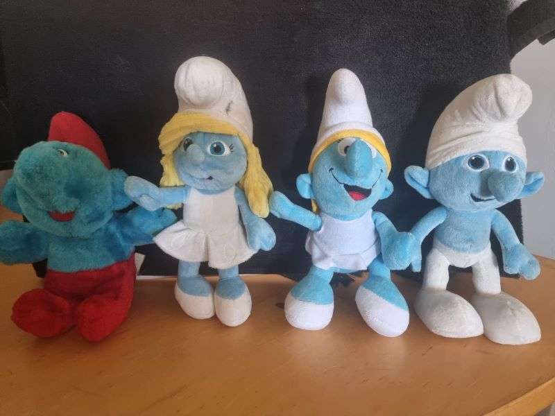 Lots of Smurfs