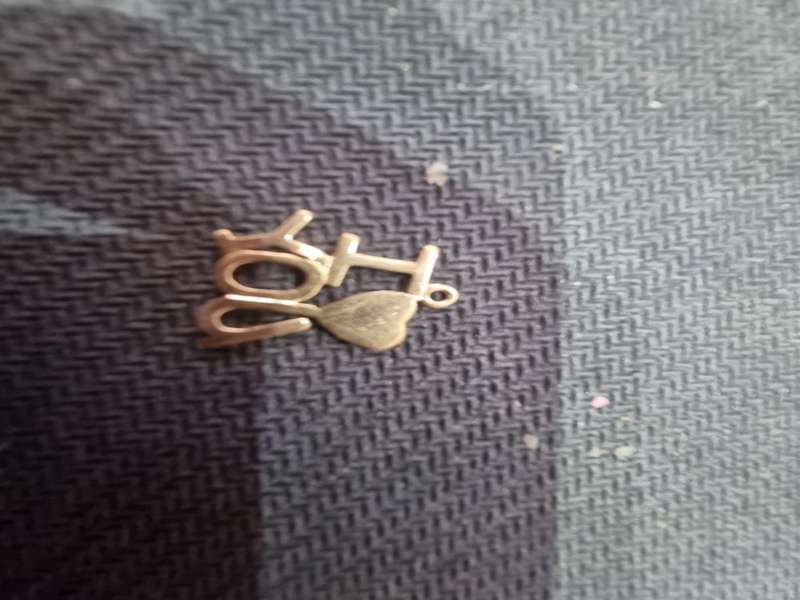 4.9g 9ct (375) solid gold scrap (Bracelet and charms)