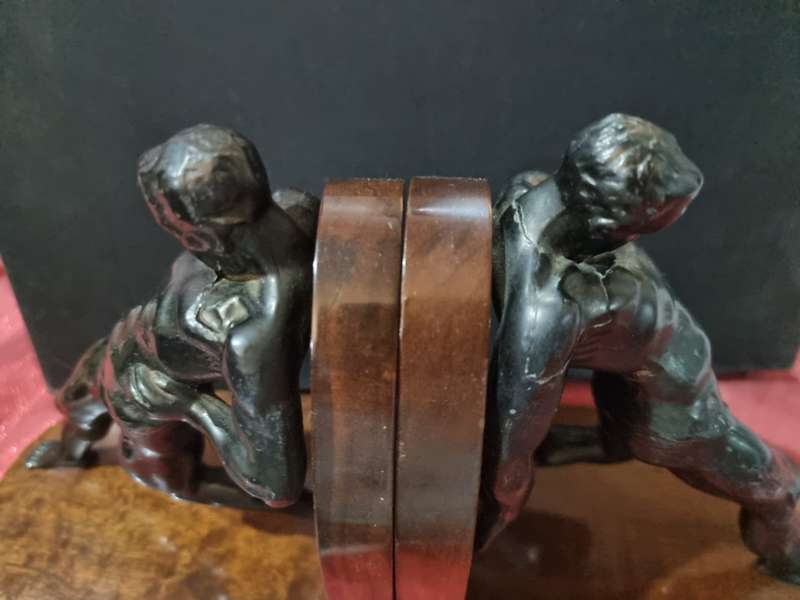Strongman book stoppers
