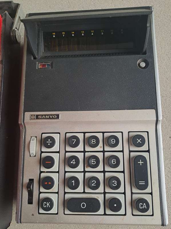 Vintage Sanyo ICC-82D calculator