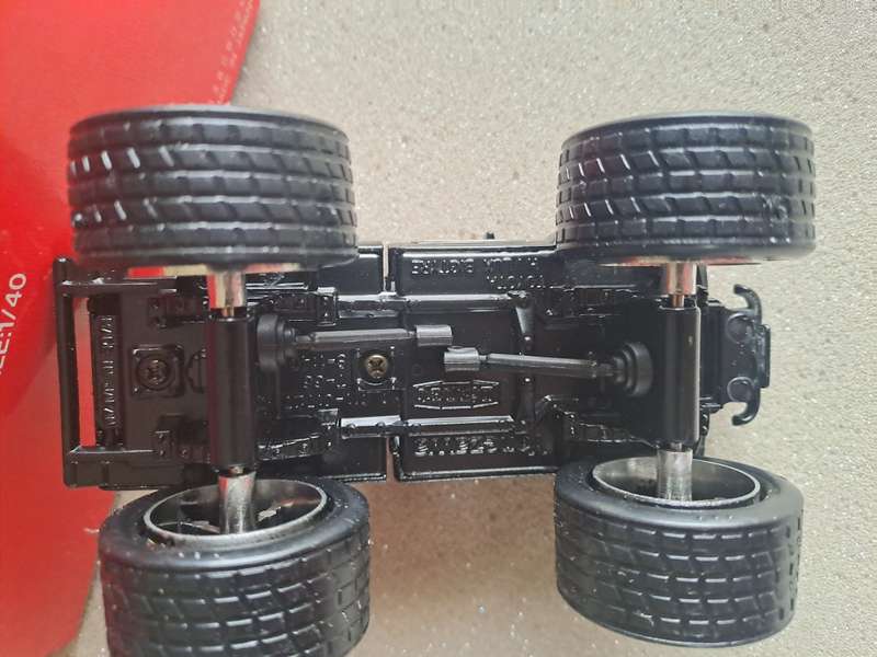 Yonezawa 1:40 25th Toyota hilux 4WD