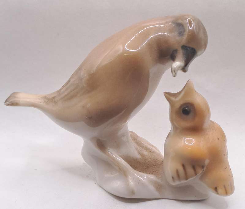 Vintage Hutschenreuther Selb Germany Sparrow feeding chick.
