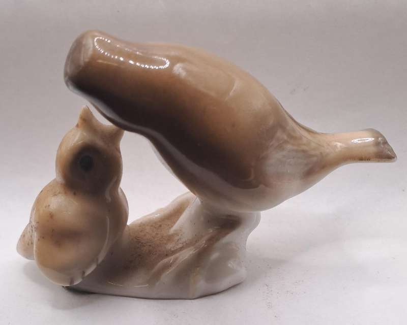 Vintage Hutschenreuther Selb Germany Sparrow feeding chick.