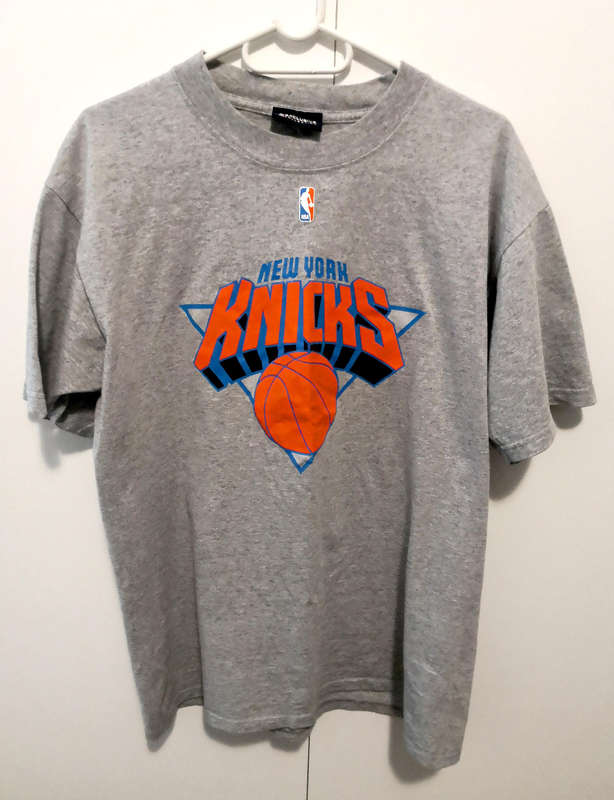 Men's NEW YORK KNICKS Graphic T-Shirt - L
