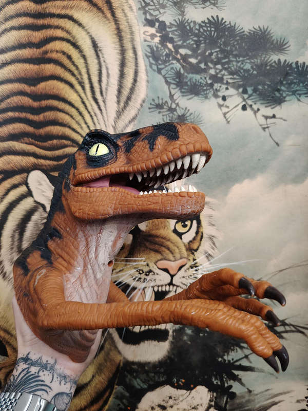 1996 Jurrasic Park Hand puppet