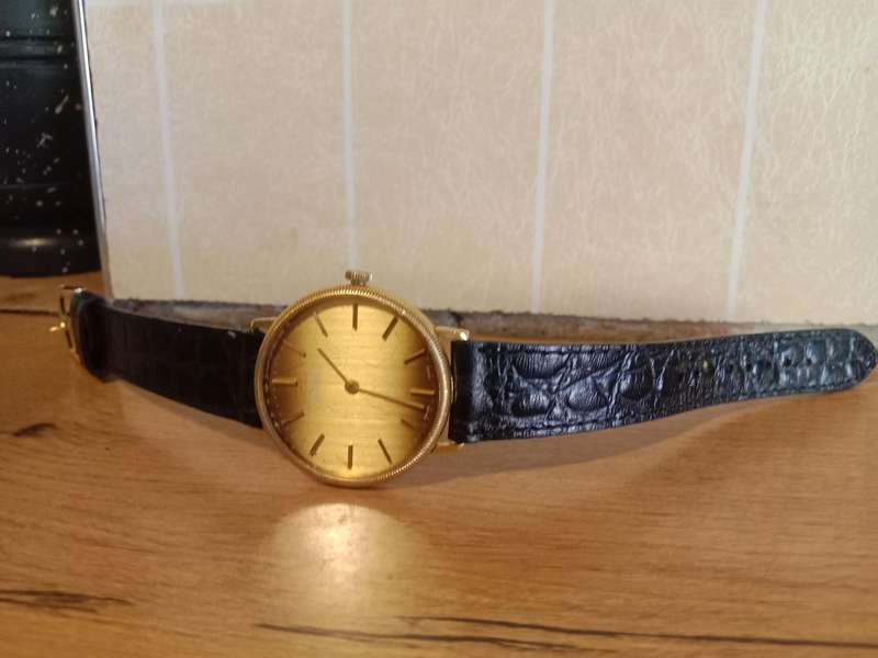 Stunning Rotary mens vintage quartz watch