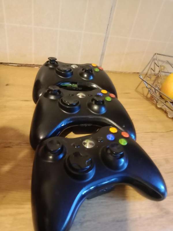 Xbox 360 original wireless controllers bundle for repair