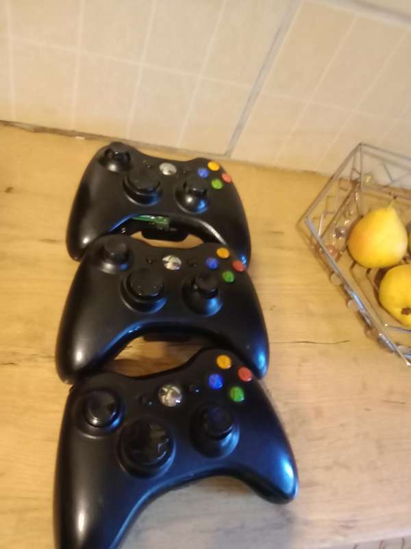 Xbox 360 original wireless controllers bundle for repair