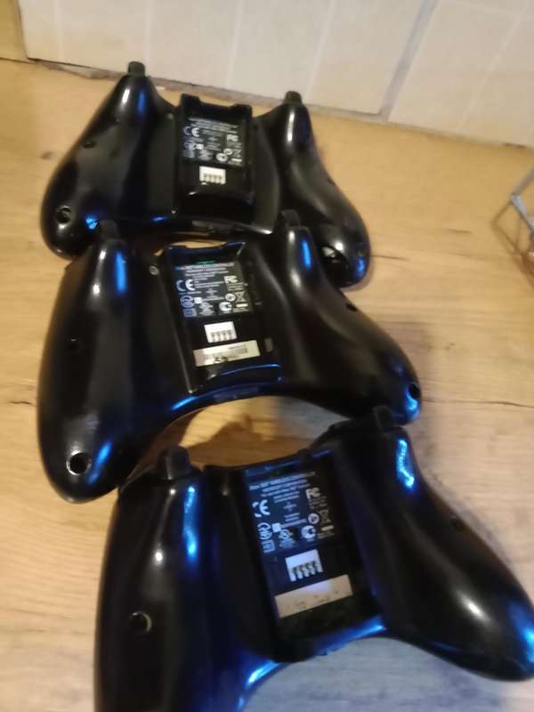 Xbox 360 original wireless controllers bundle for repair