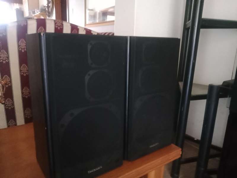 Vintage Technics SB CD 550 speakers