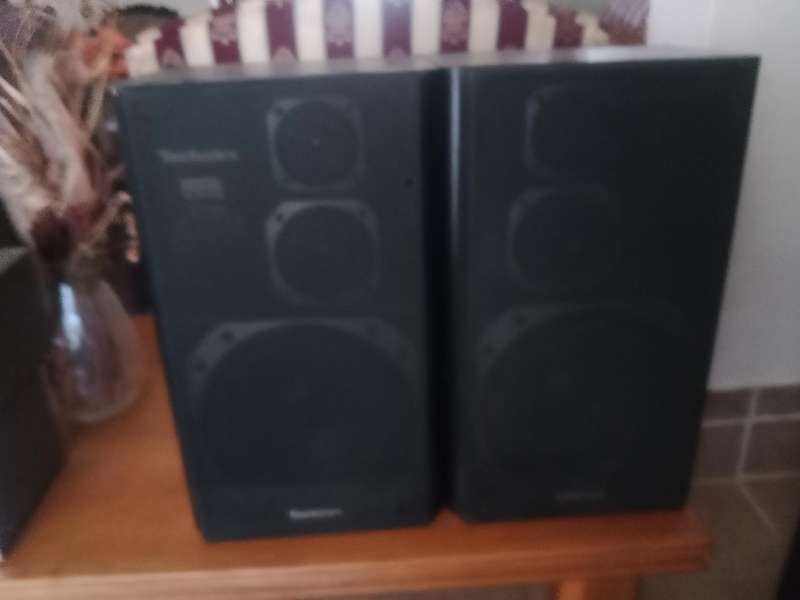 Vintage Technics SB CD 550 speakers