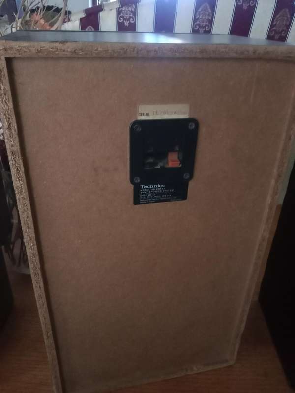Vintage Technics SB CD 550 speakers