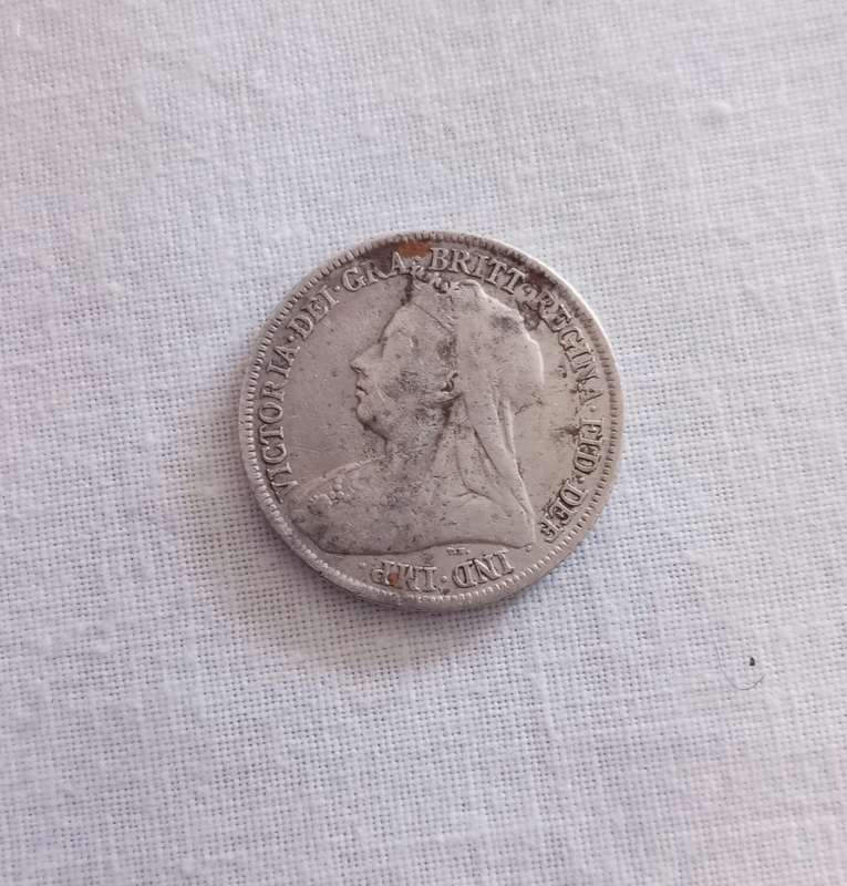 An 1895 British shilling