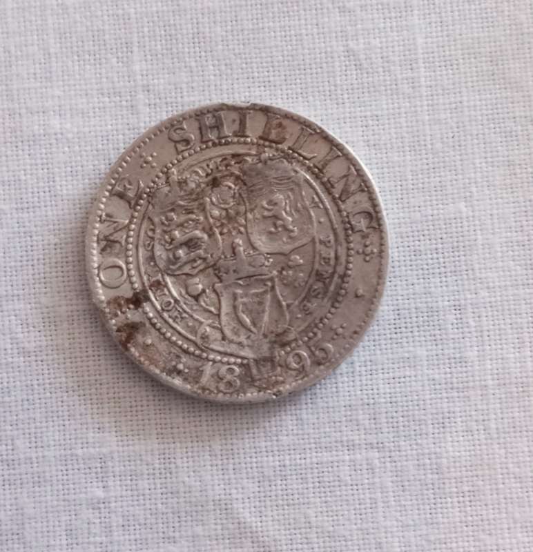 An 1895 British shilling