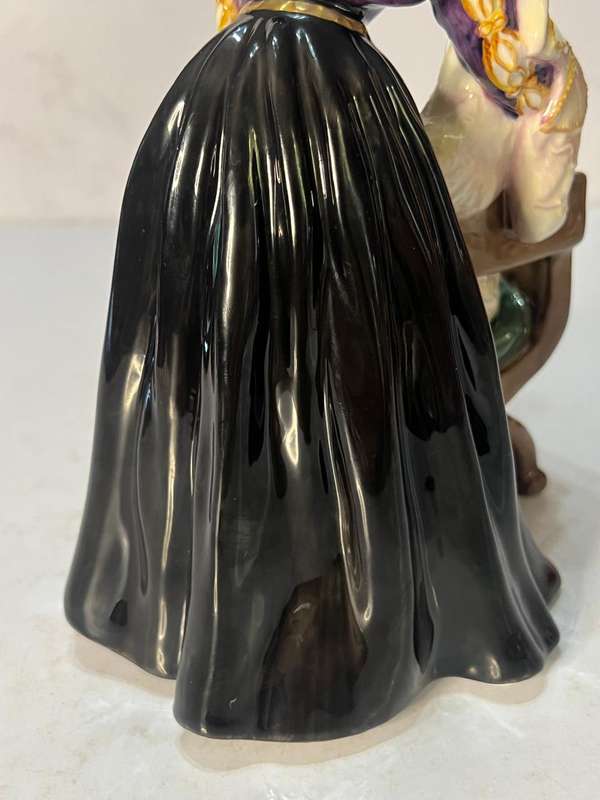 Royal DOULTON Limited Edition Henry VIII Figure - CATHERINE HOWARD