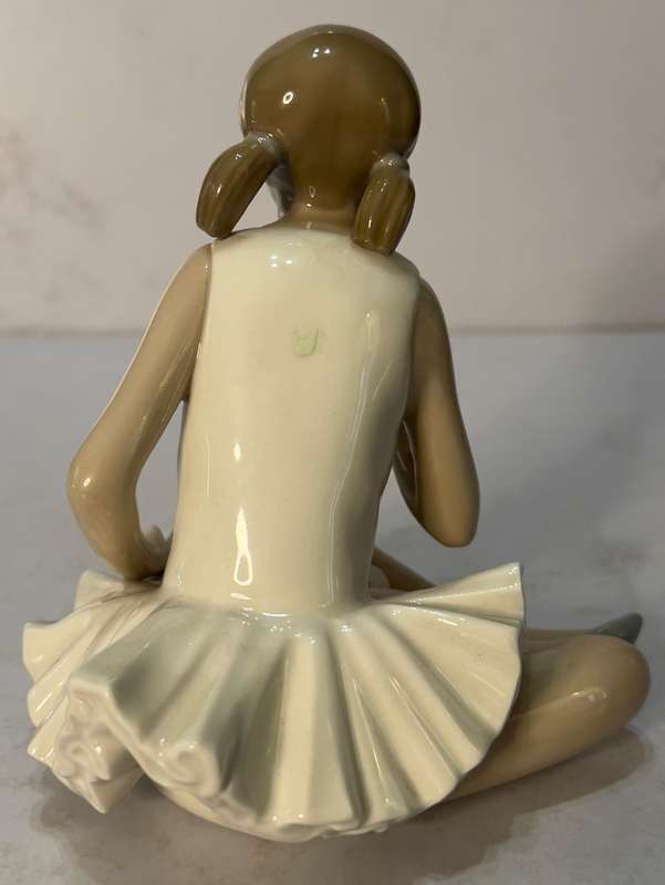 Vintage Spanish 1980s Lladro Nao Attentive Ballerina