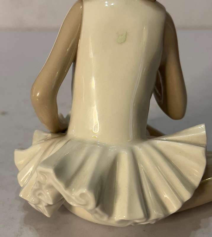 Vintage Spanish 1980s Lladro Nao Attentive Ballerina