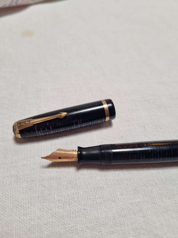 Vintage Parker Vacumatic fountain pen Blue