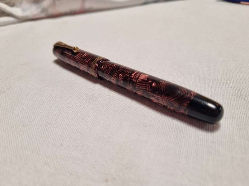 Parker Televisor in Hatched Burgundy Marble, c1935. Smooth Medium FIVE STAR Nib.