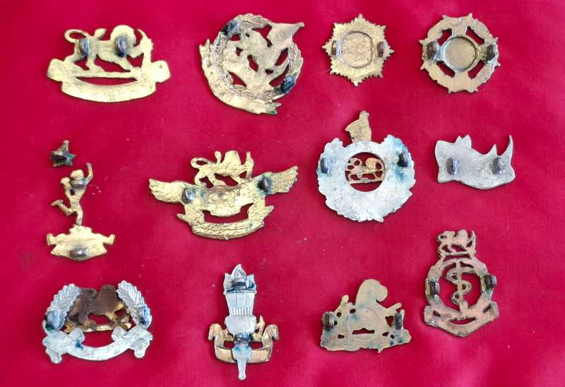 RHODESIAN ARMED FORCES - 12 X PERIOD CAST BADGES USED FOR COMMEMORATIVE DISPLAYS   (8780)