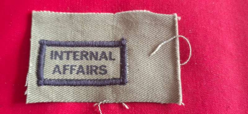 RHODESIAN INTERNAL AFFAIRS - KHAKI CHEST TITLE - MERROWED ON BORDER (8853)