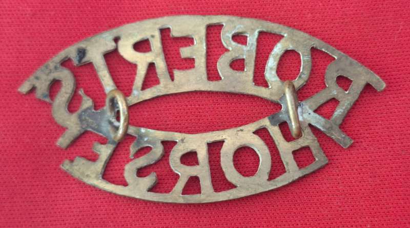 BOER WAR - ROBERTS HORSE SHEET BRASS CUT OUT SLOUCH HAT BADGE - RARE 1900-1901 (OWEN 1697)  (8822)