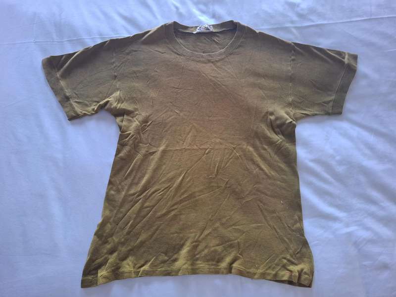 RHODESIAN ARMY  - TEE SHIRT - MADE MONOGRAM SIZE 44 (L) - INSCRIBED TO A  SELOUS SCOUT (113)
