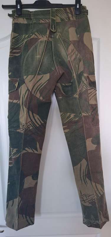 RHODESIAN ARMY - CAMMO TROUSERS - 2 BUTTONS MISSING - SMALL - SEE SIZES BELOW   (107)
