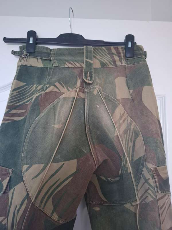 RHODESIAN ARMY - CAMMO TROUSERS - 2 BUTTONS MISSING - SMALL - SEE SIZES BELOW   (107)