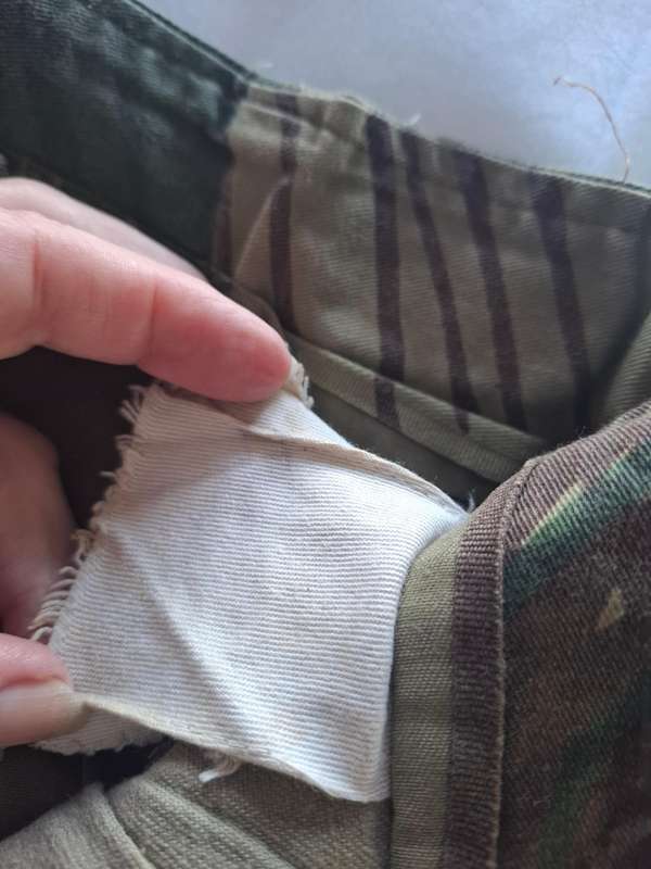RHODESIAN ARMY - CAMMO TROUSERS - 2 BUTTONS MISSING - SMALL - SEE SIZES BELOW   (107)