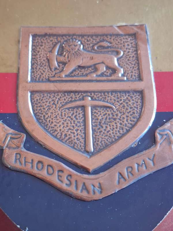 RHODESIAN ARMY EARLY PLAQUE    (129)