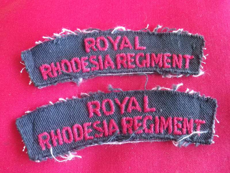ROYAL RHODESIA REGT.  - EMBROIDERED PAIR SHOULDER TITLES                  (8689)