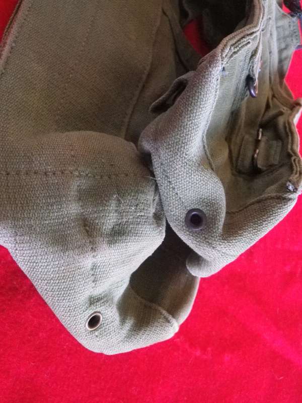 RHODESIA & NYASALAND ARMY - L & R P44 AMMO POUCHES - MADE ME Co 1955/6 - NOTE RNG STAMP  (8969)