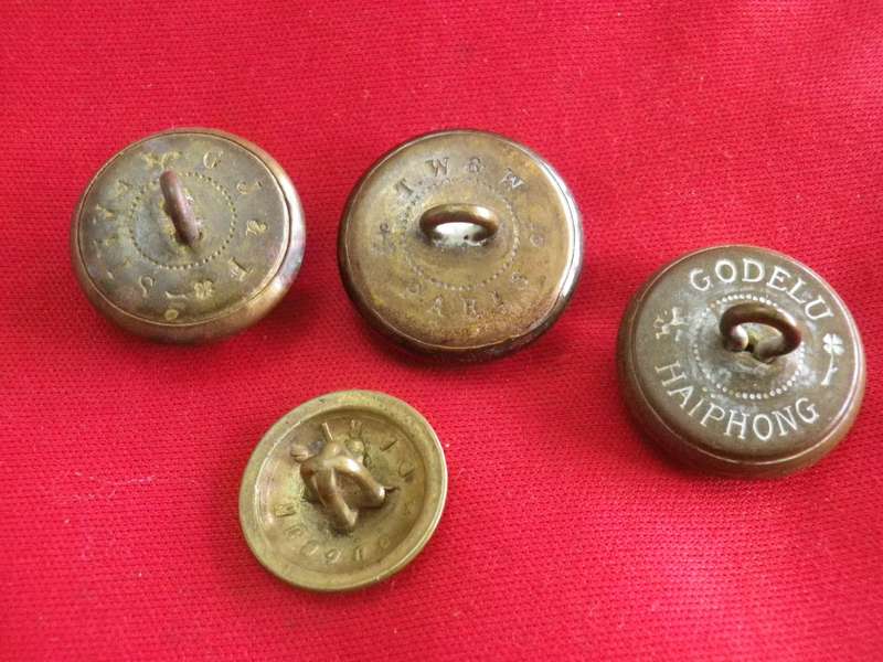 FRENCH 4 X MILITARY & NURSING BUTTONS, INCL. FR FOREIGN LEGION, MADE IN FRENCH INDOCHINA (173)