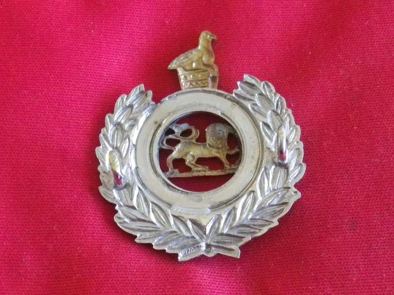 RHODESIAN CORPS OF ENGINEERS - BI METAL CAP BADGE                 (8729)