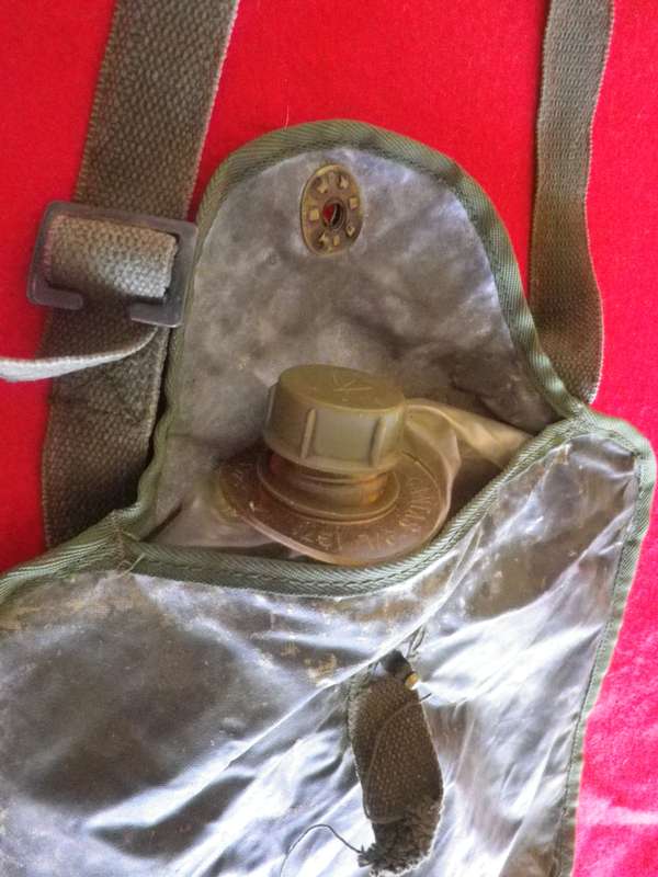 RHODESIAN ARMY - PVT PURCHASE-AUSTRALIAN PLASTIC CAMMO WATER BOTTLE - WELL USED - (CANTAS P/L 1971)